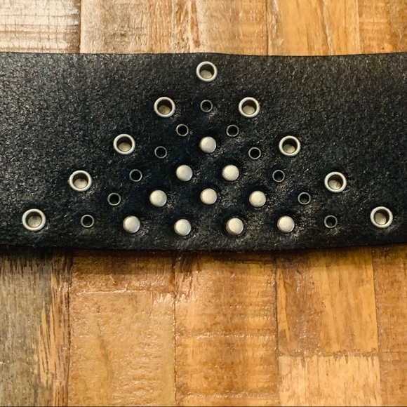 Linea Pelle Italian Leather Black Studded Belt sz S - Picture 5 of 13